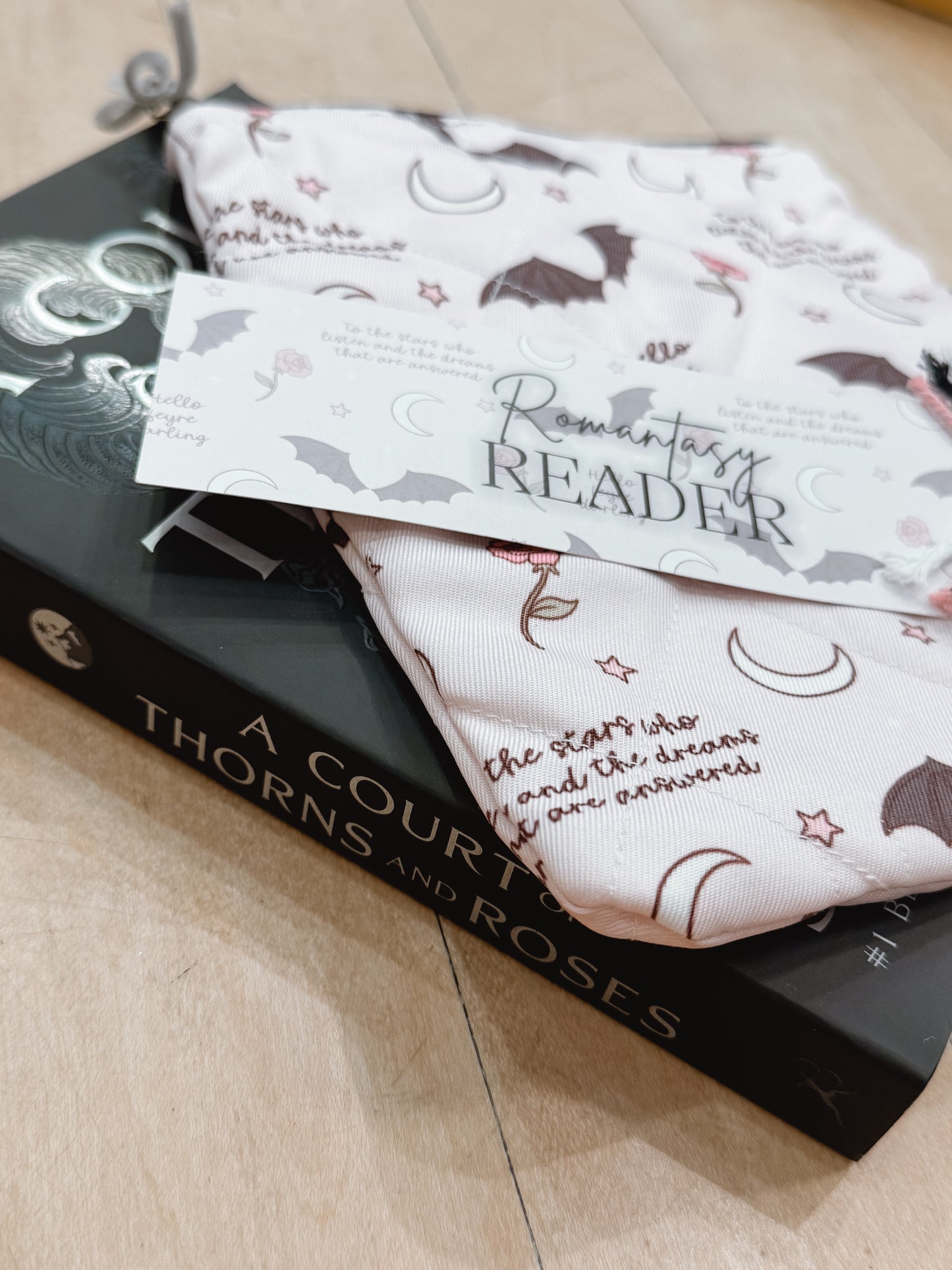 Exclusive ACOTAR E-Reader Sleeve
