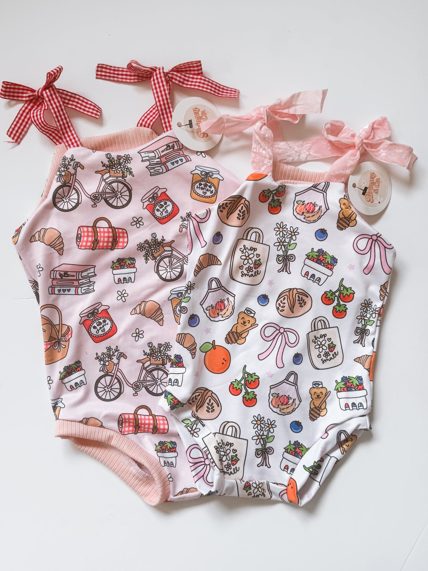 Spring Picnic Tie-Strap Leo