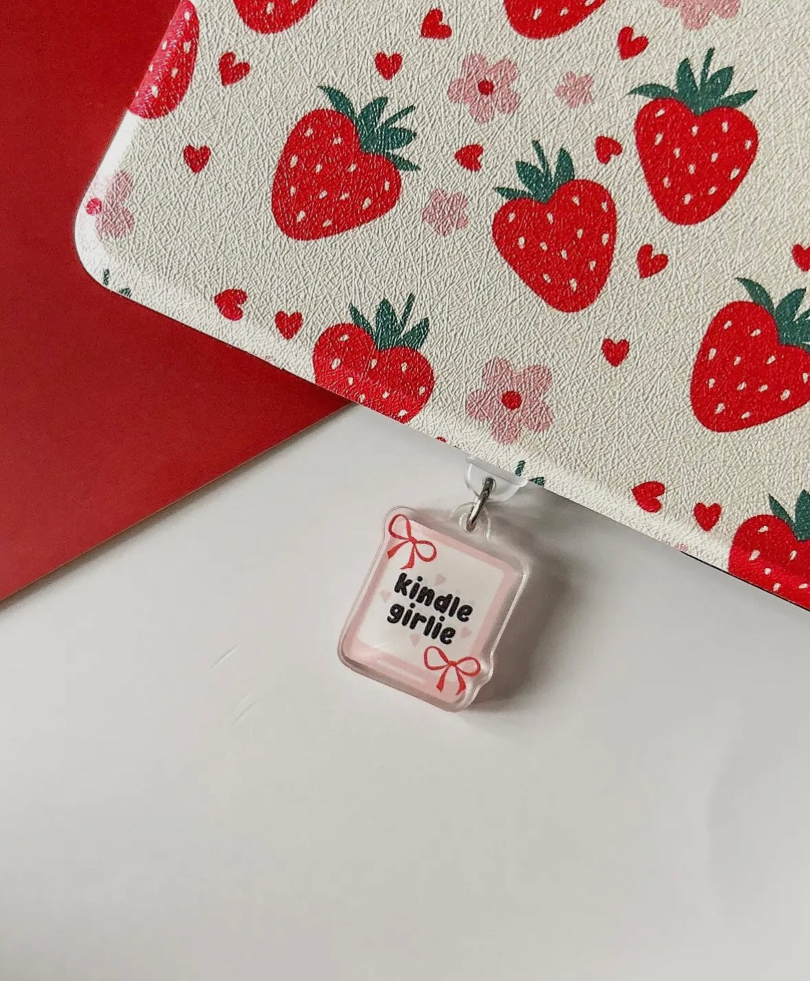 Kindle Girlie E-Reader Charm/Dust Plug