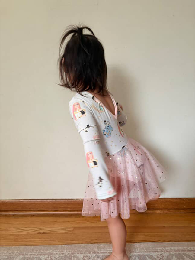 K-Pop Cutie Skirted Leo